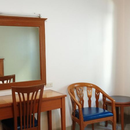 Bansuan Resort Nakhon Sawan Exteriör bild