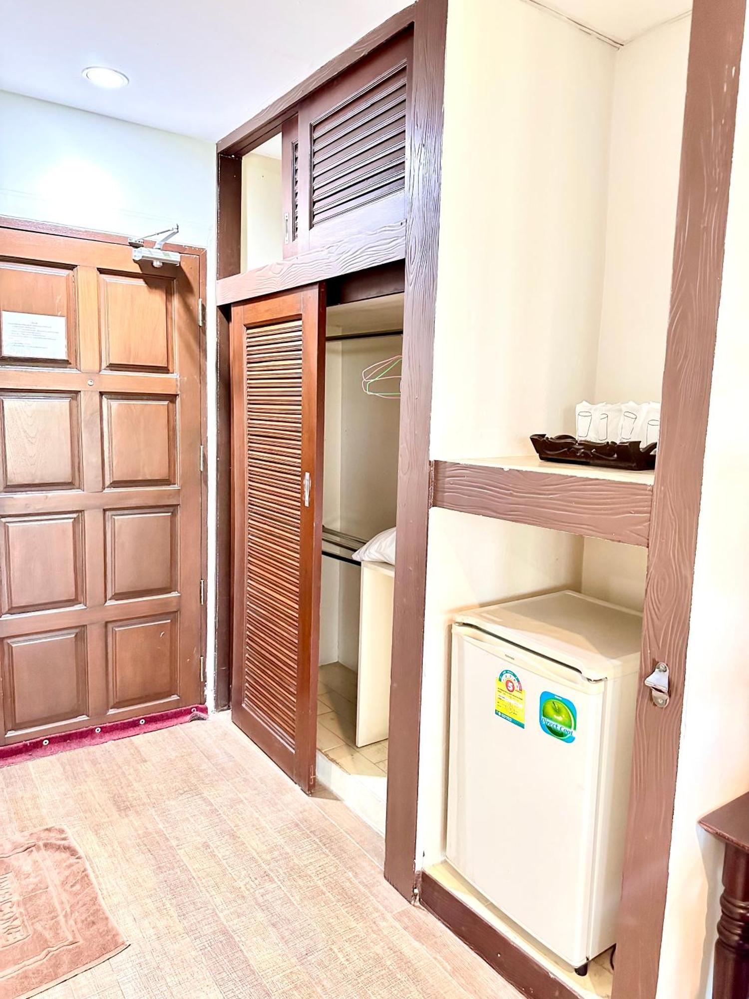 Bansuan Resort Nakhon Sawan Exteriör bild