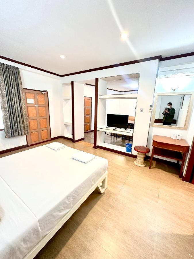 Bansuan Resort Nakhon Sawan Exteriör bild