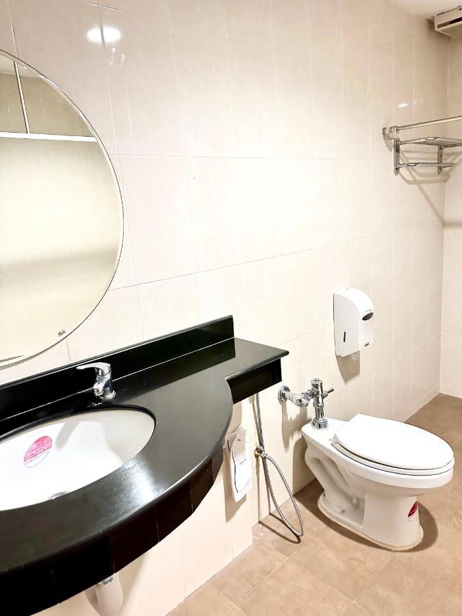 Bansuan Resort Nakhon Sawan Exteriör bild