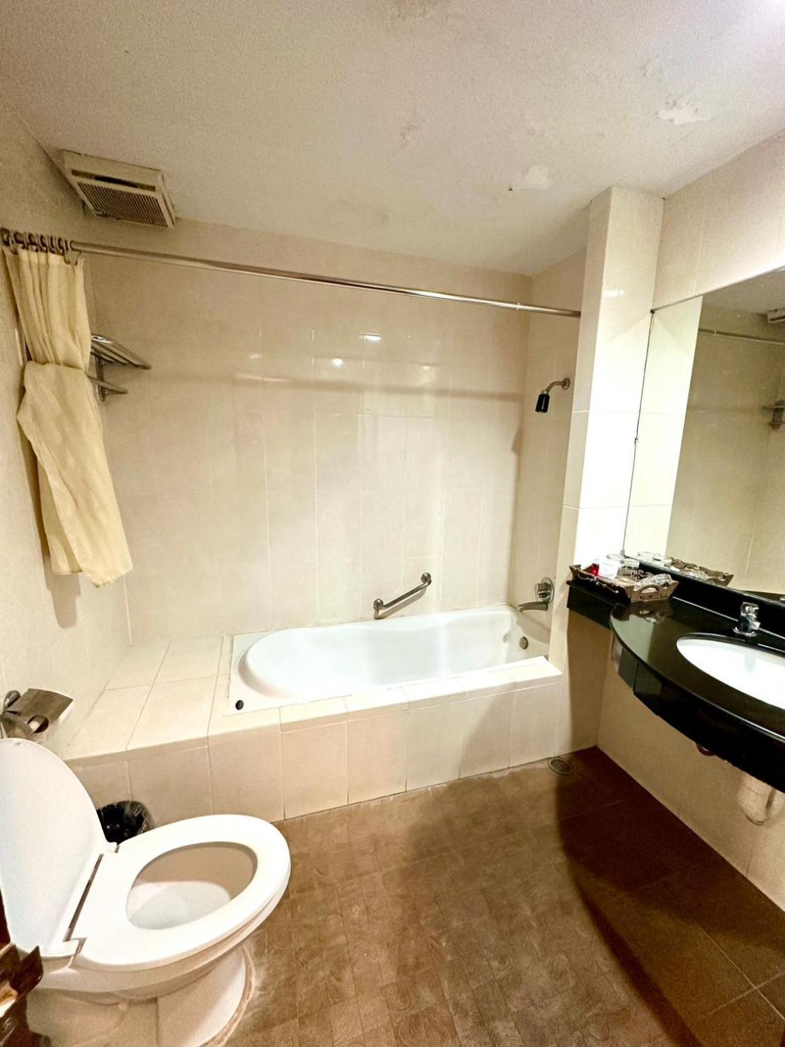 Bansuan Resort Nakhon Sawan Exteriör bild