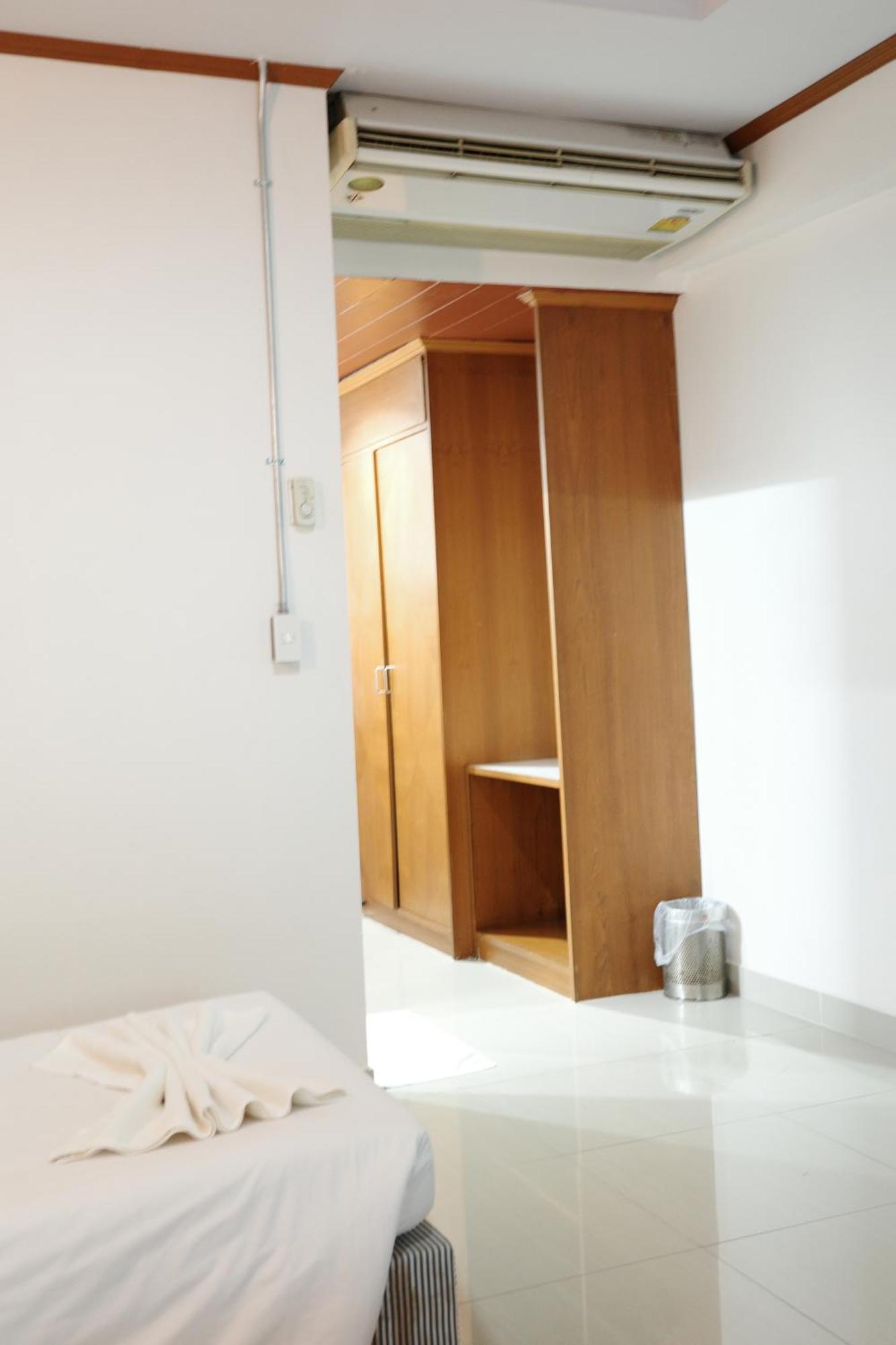 Bansuan Resort Nakhon Sawan Exteriör bild