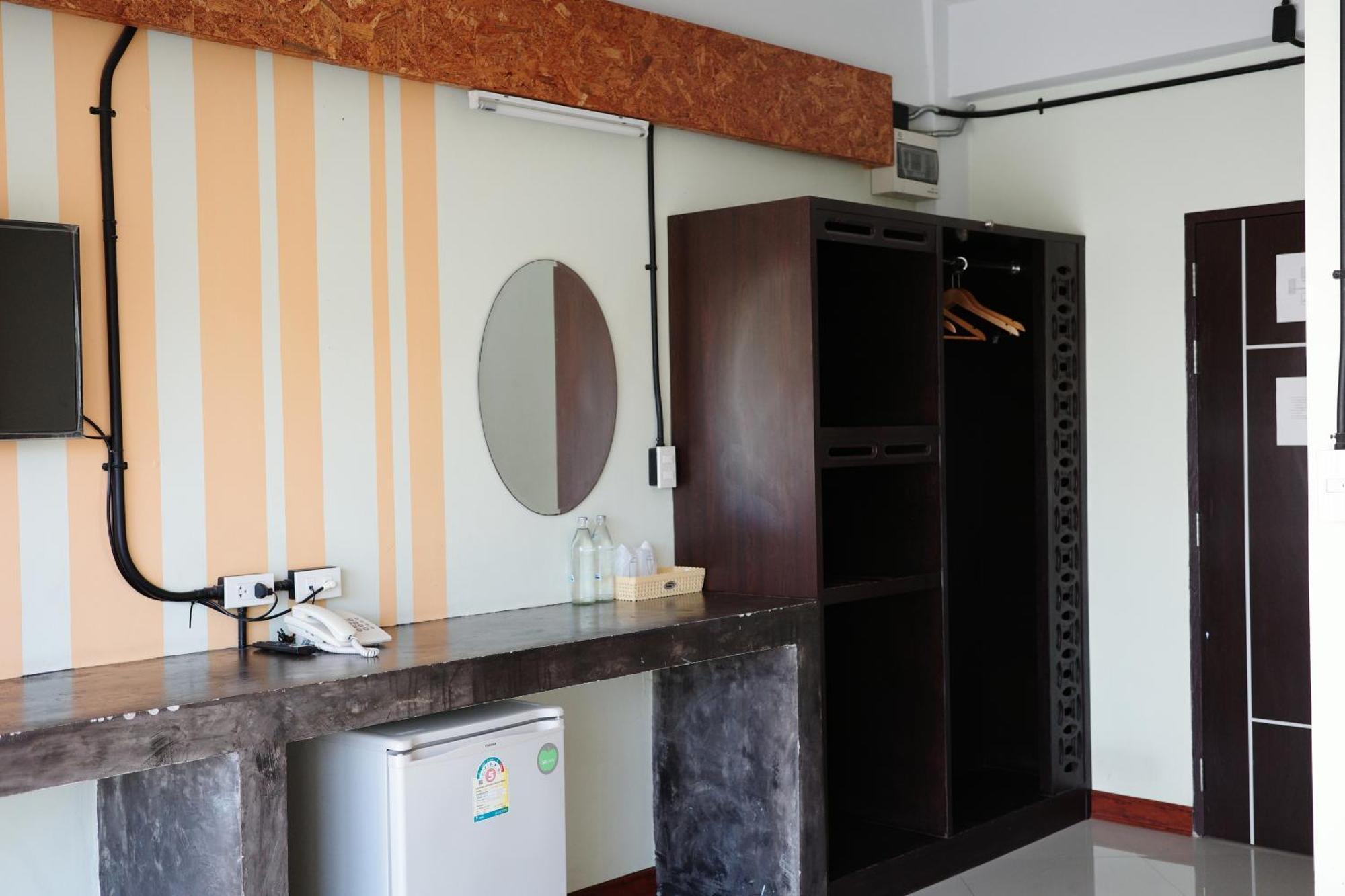 Bansuan Resort Nakhon Sawan Exteriör bild